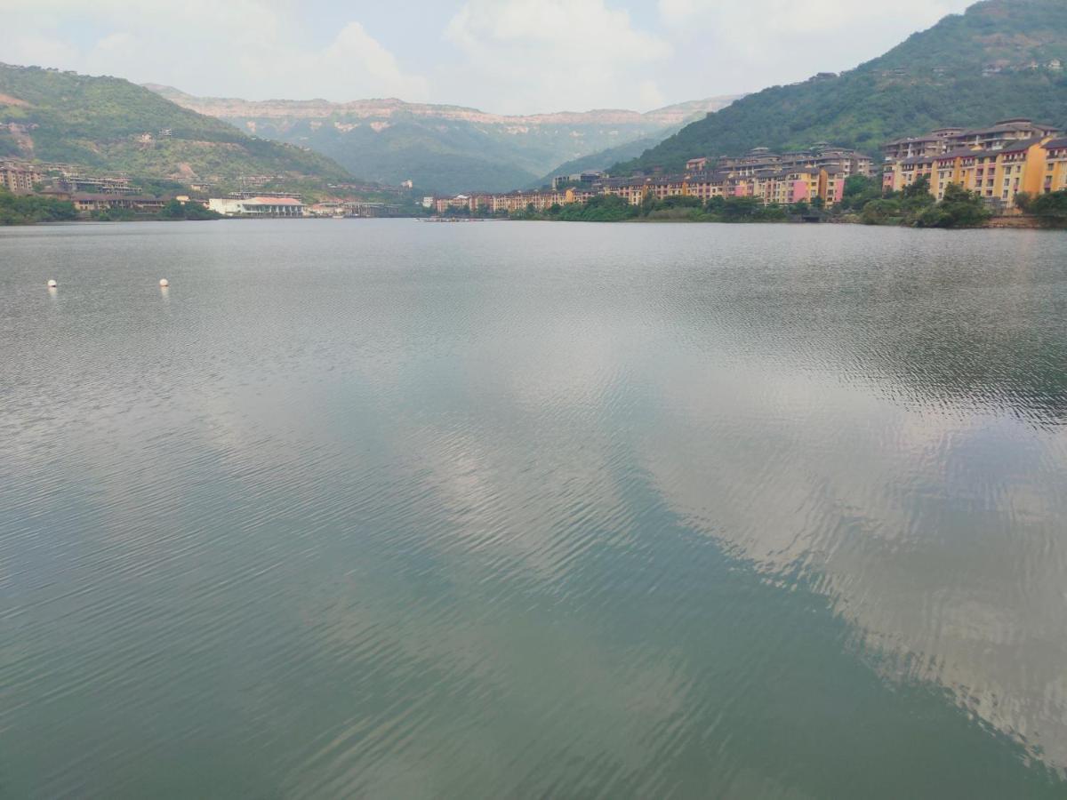 2Bhk Lake View Apartment Lavasa Kültér fotó