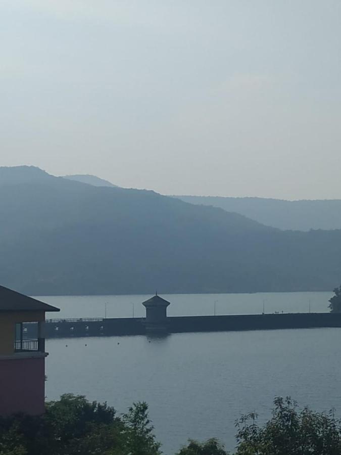 2Bhk Lake View Apartment Lavasa Kültér fotó